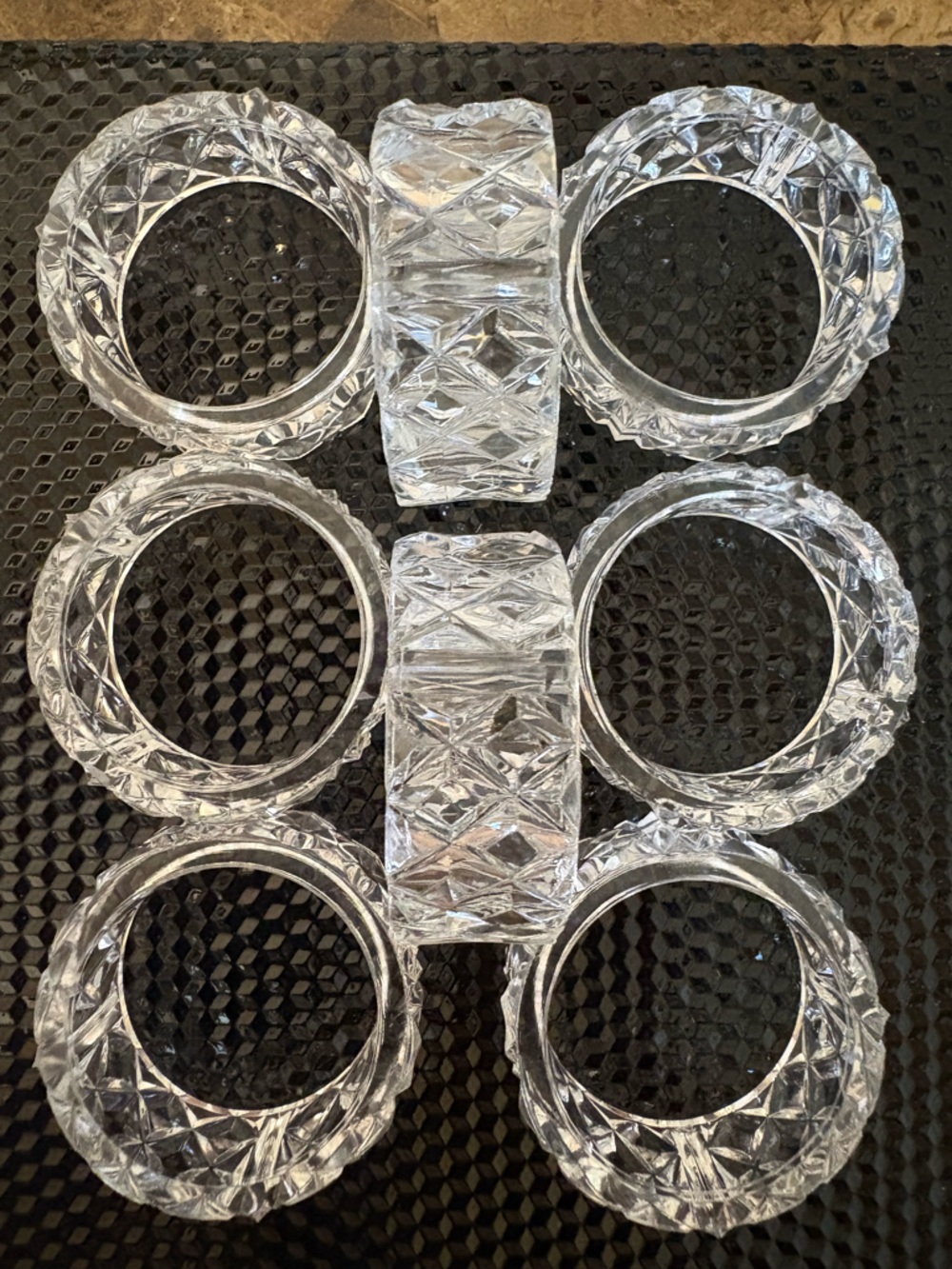 Crystal Plastic NWOT Napkin Rings - Clear Cut Pattern. Set of 8